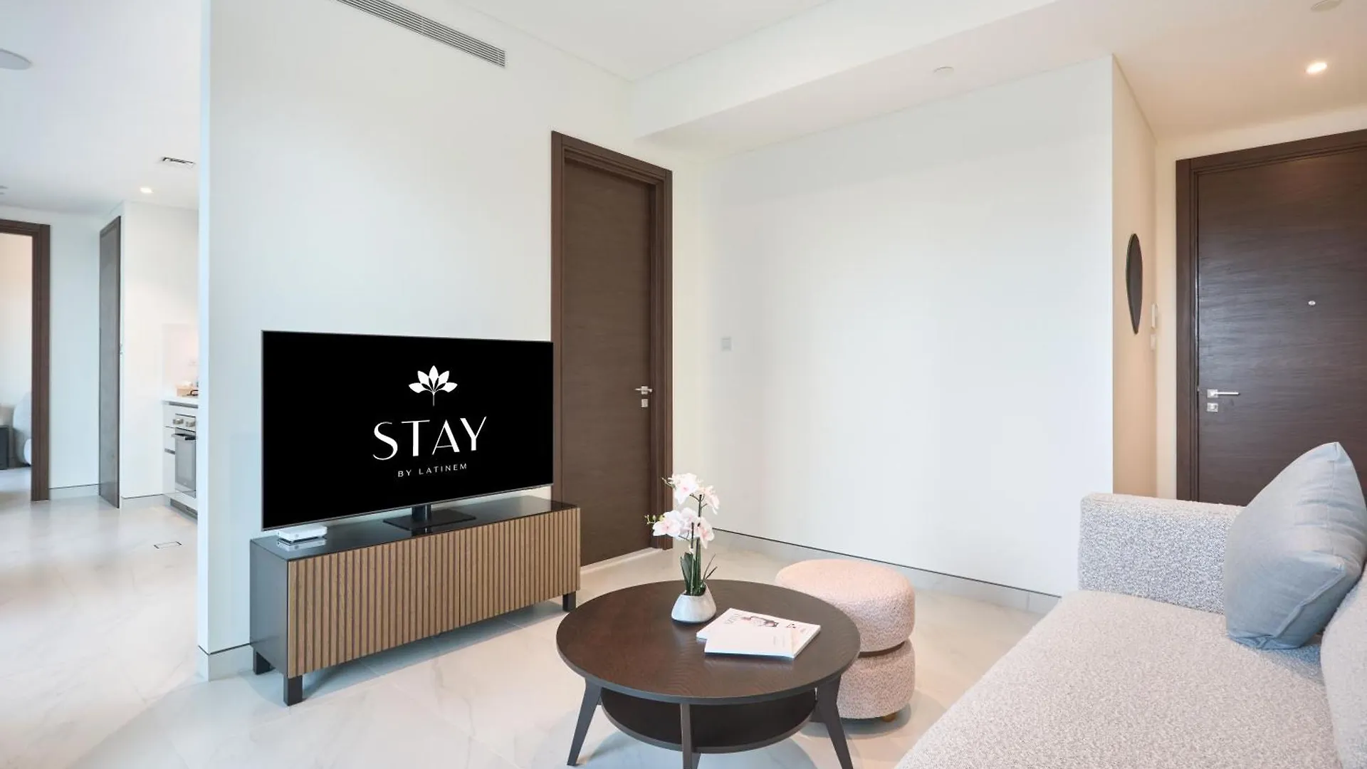 Stay By Latinem Luxury 1Br Holiday Home Cvg 409 Near Burj Khalifa Dubai Apartment