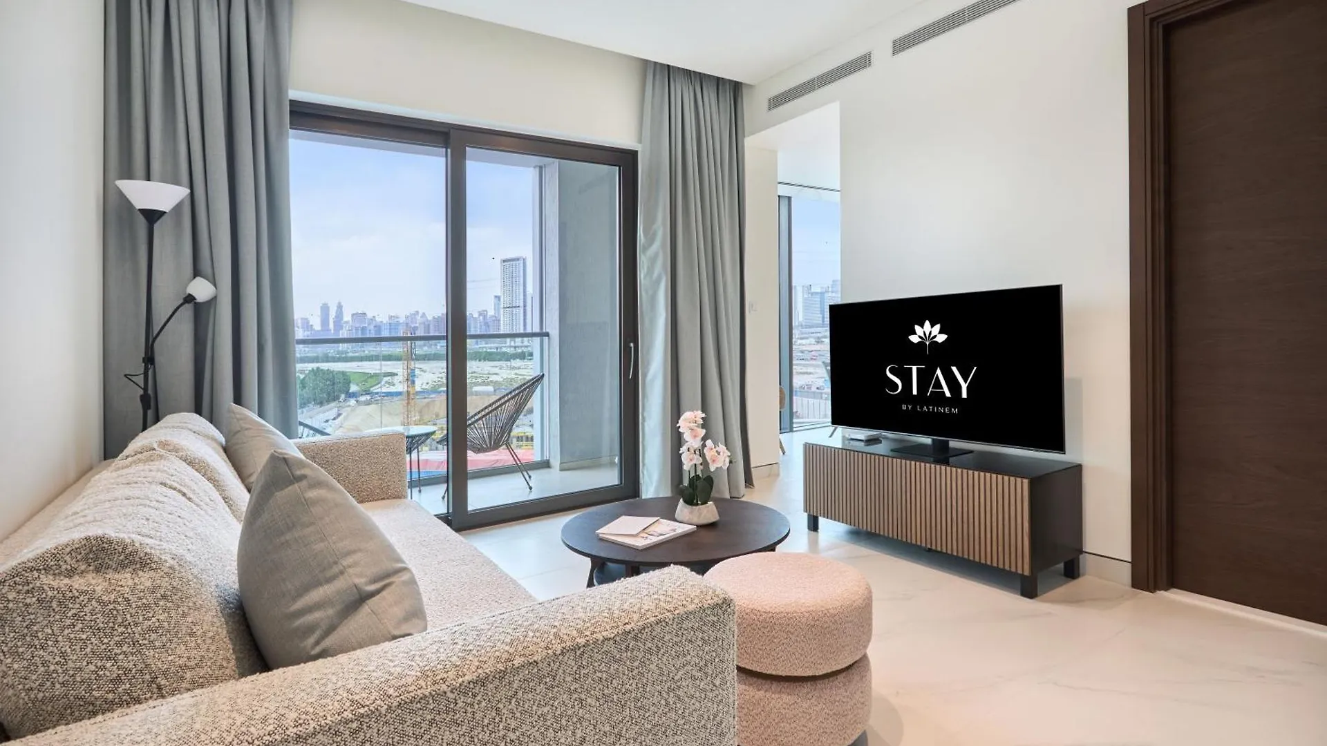 Stay By Latinem Luxury 1Br Holiday Home Cvg 409 Near Burj Khalifa location